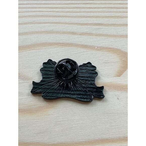 Axolotl Enamel Pin "I Like You A Lott" With Heart Banner Cute Accessory - Picture 3 of 3